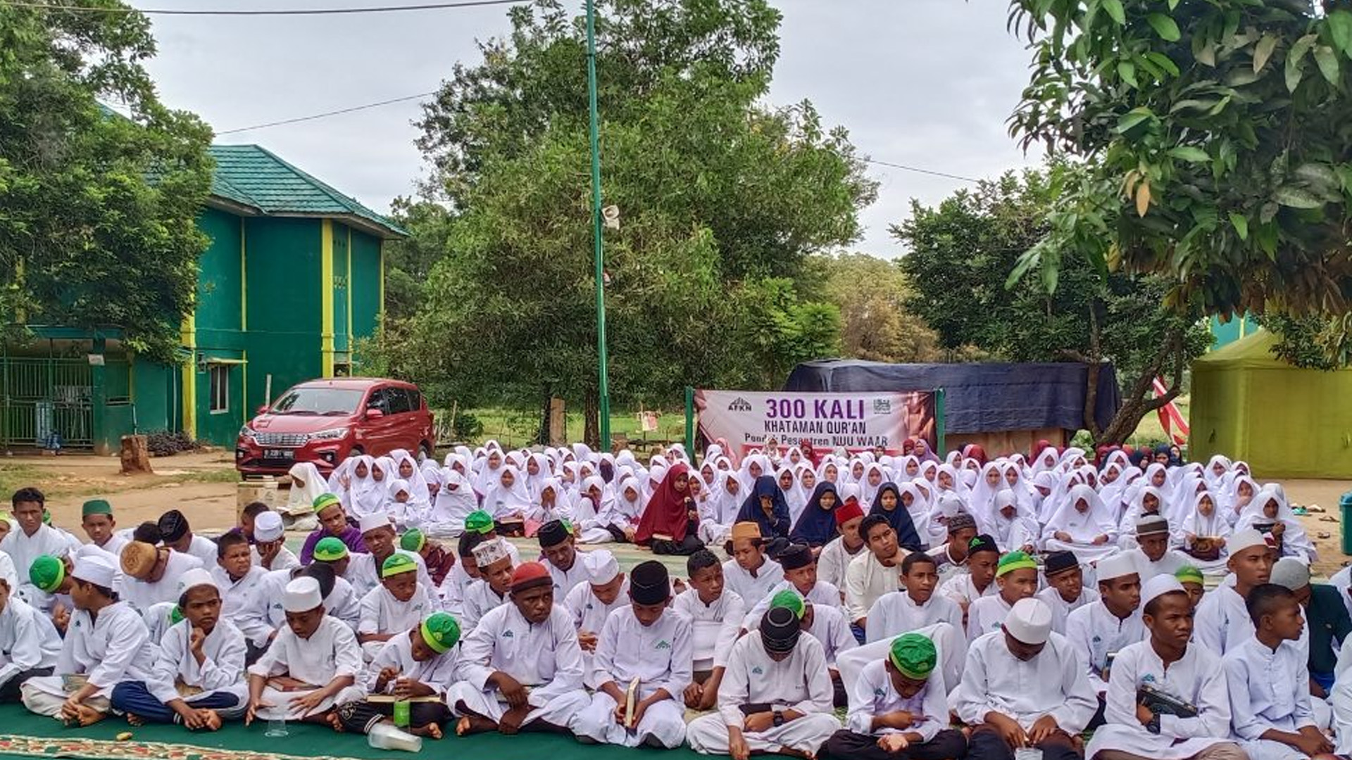 Santri Ponpes Nuu Waar Khatam Alquran 3600 Kali di Hari Kelima Ramadhan