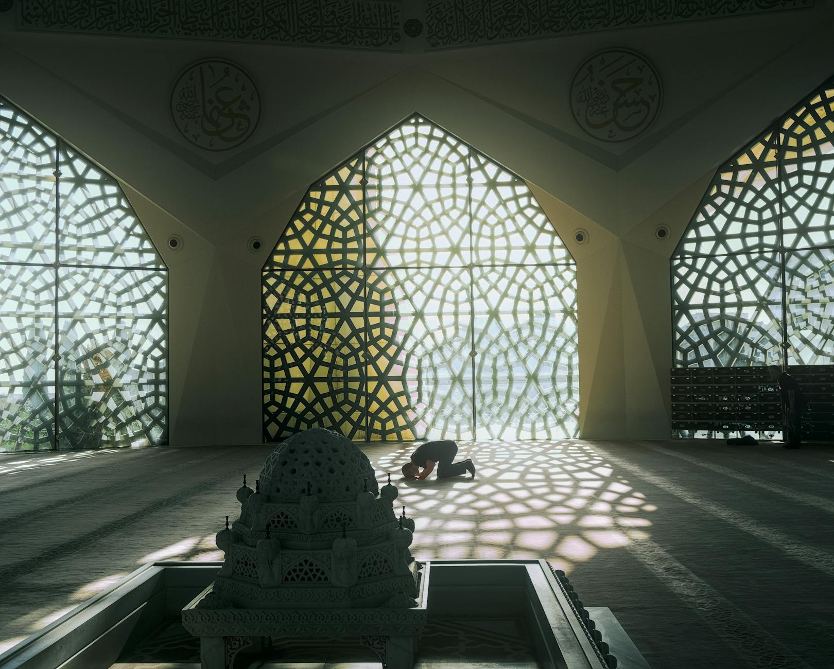 Meminjam Barang Masjid